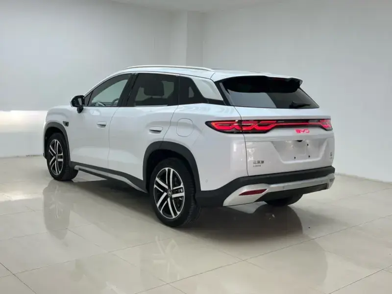 2026 BYD Song L с пробегом 400 км