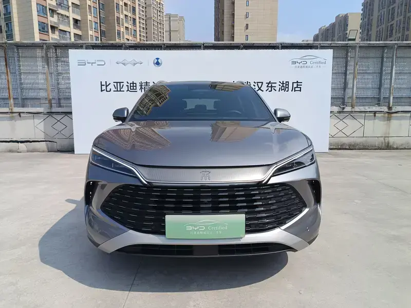2025 BYD Song L с пробегом 3 100 км