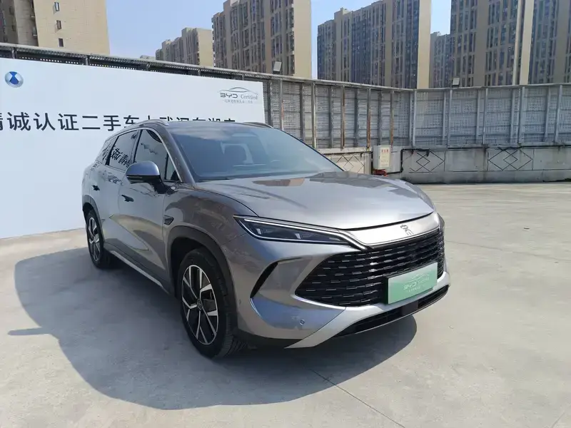 2025 BYD Song L с пробегом 3 100 км