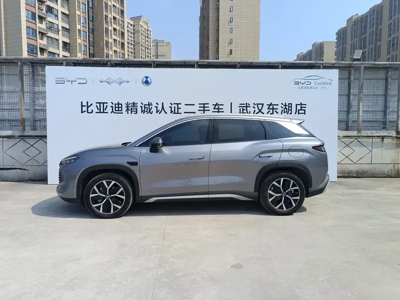 2025 BYD Song L с пробегом 3 100 км