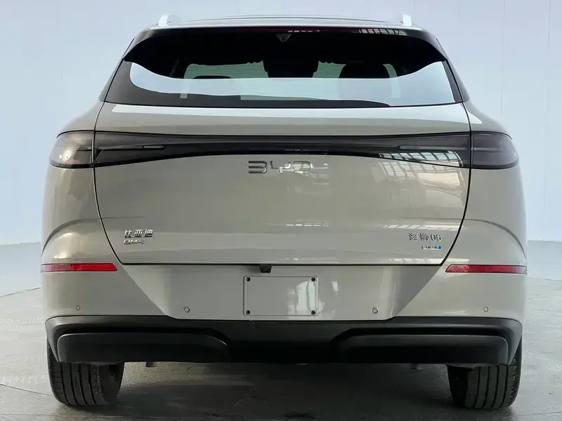 2025 BYD Sea Lion 06 с пробегом 15 000 км