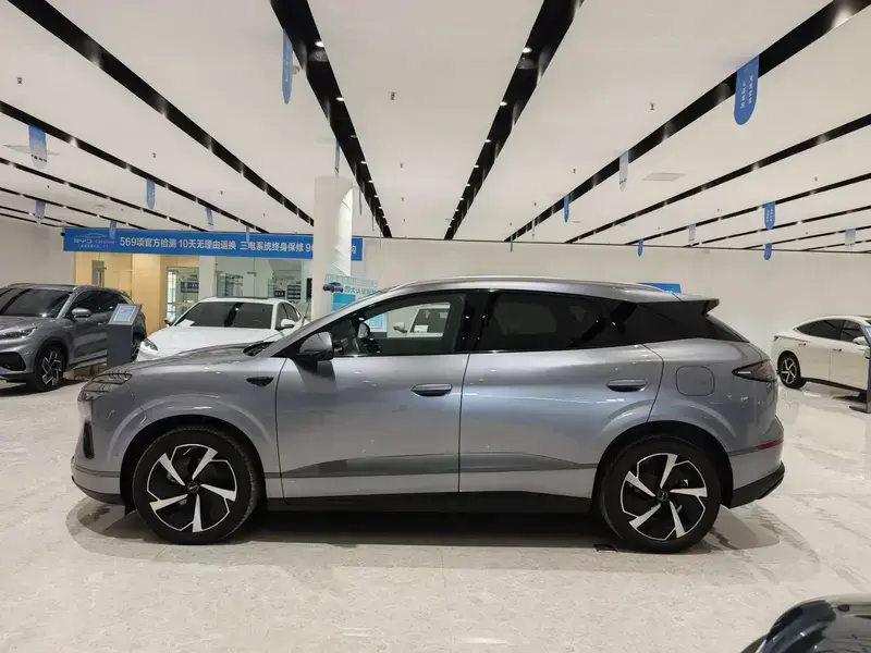 2025 BYD Sea Lion 06 с пробегом 12 000 км