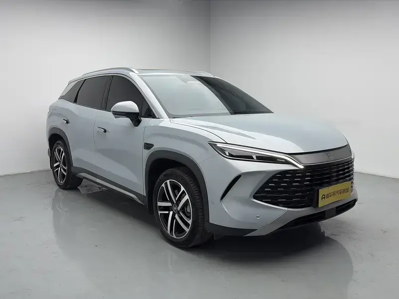 2025 BYD Song L с пробегом 23 800 км