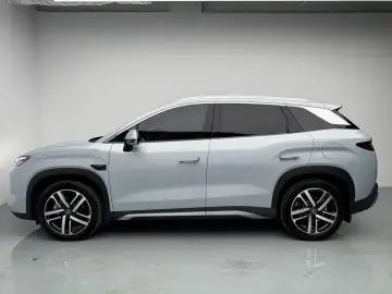 2025 BYD Song L с пробегом 23 800 км