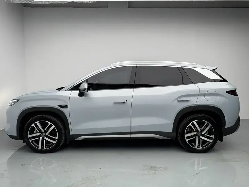2025 BYD Song L с пробегом 23 800 км