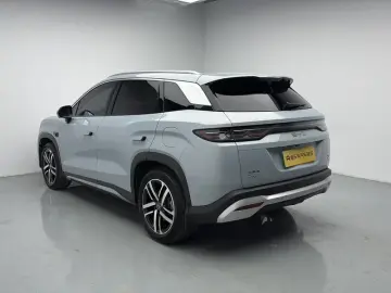 2025 BYD Song L с пробегом 23 800 км