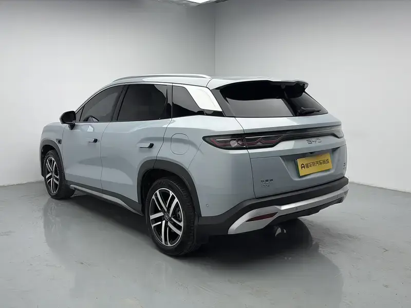 2025 BYD Song L с пробегом 23 800 км