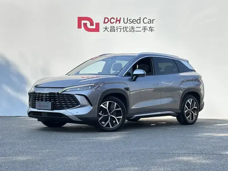 2025 BYD Song L с пробегом 4 000 км