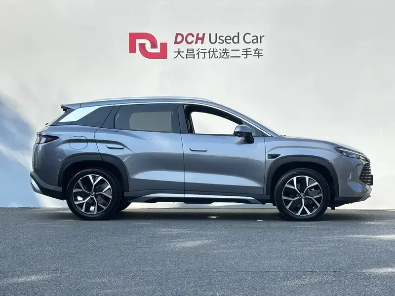 2025 BYD Song L с пробегом 4 000 км