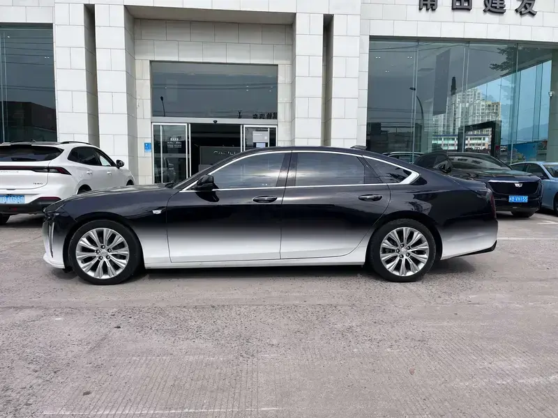 2023 Cadillac CT6 с пробегом 30 300 км