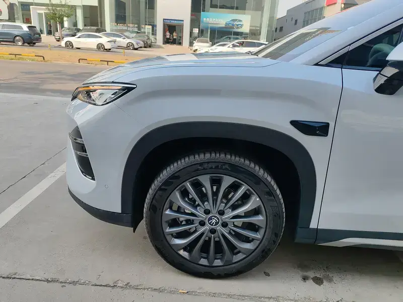 2026 BYD Song Ultra с пробегом 1 600 км