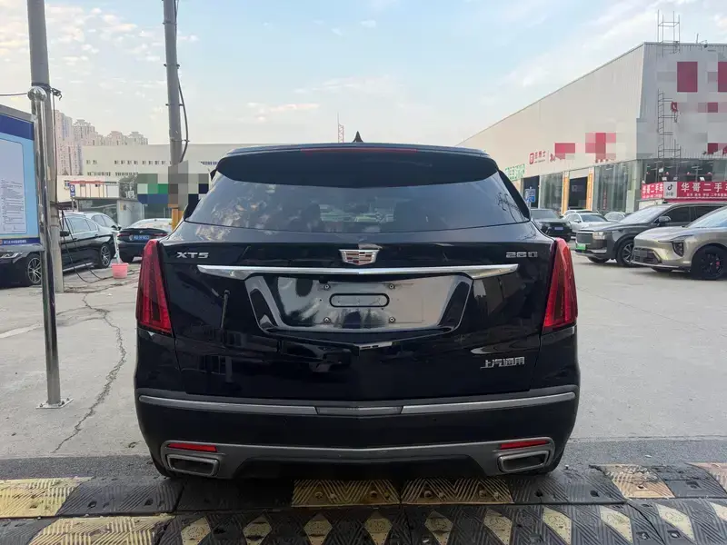 2021 Cadillac XT5 с пробегом 90 000 км