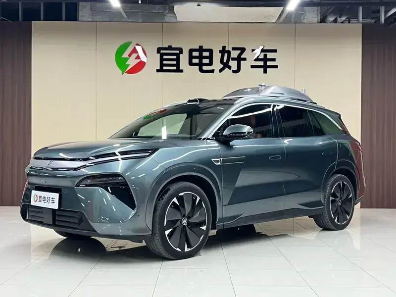 2025 BYD Tang L с пробегом 8 000 км