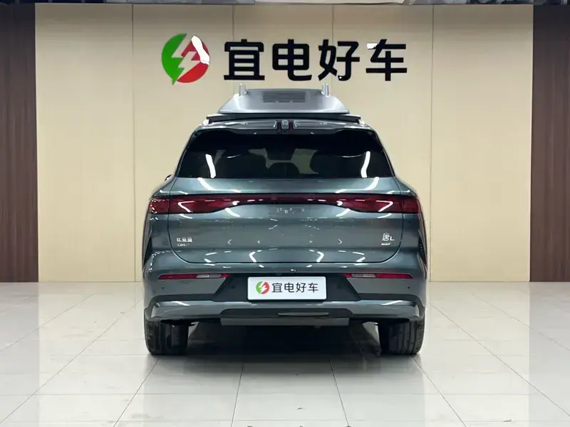 2025 BYD Tang L с пробегом 8 000 км