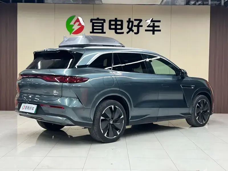 2025 BYD Tang L с пробегом 8 000 км