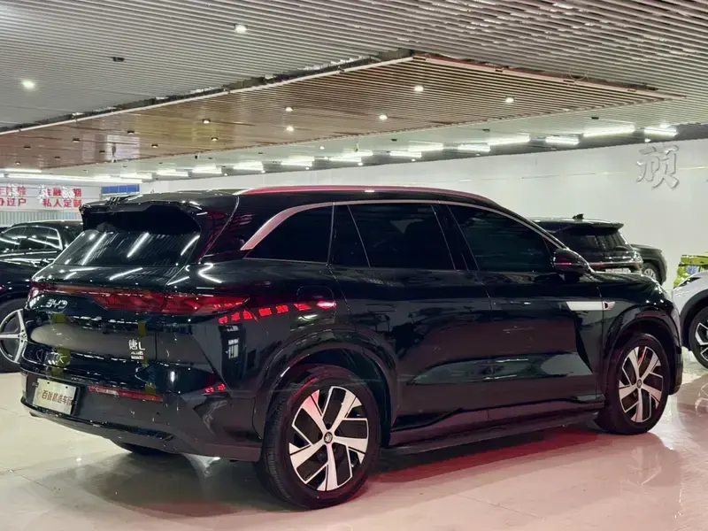 2025 BYD Tang L с пробегом 20 000 км
