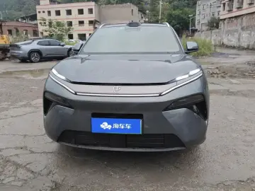 2025 BYD Tang L с пробегом 14 000 км