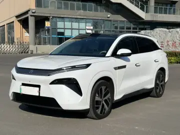 BYD Tang L