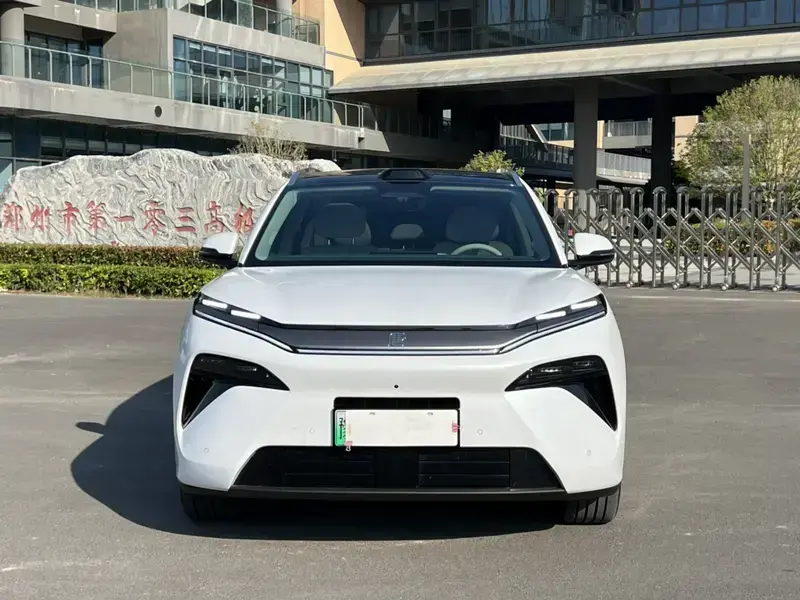 2025 BYD Tang L с пробегом 5 000 км