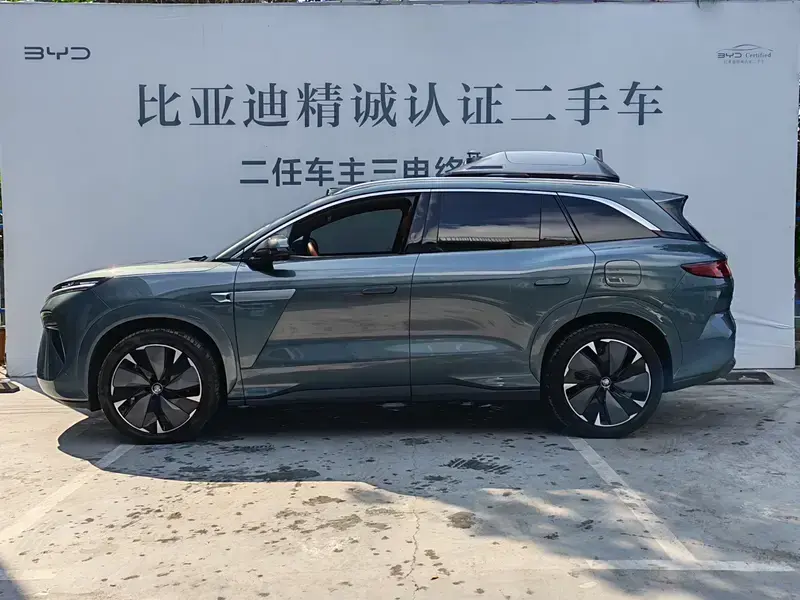 2025 BYD Tang L с пробегом 16 800 км