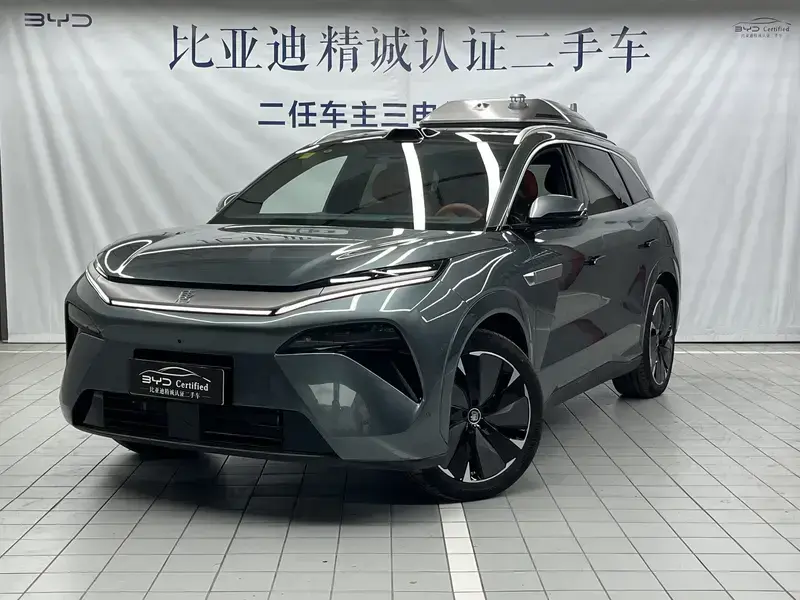 2025 BYD Tang L с пробегом 4 000 км