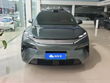 2025 BYD Tang L с пробегом 7 000 км