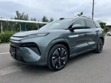 2025 BYD Tang L с пробегом 8 000 км