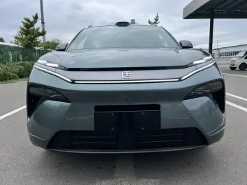 2025 BYD Tang L с пробегом 8 000 км