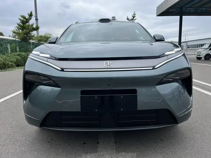 2025 BYD Tang L с пробегом 8 000 км