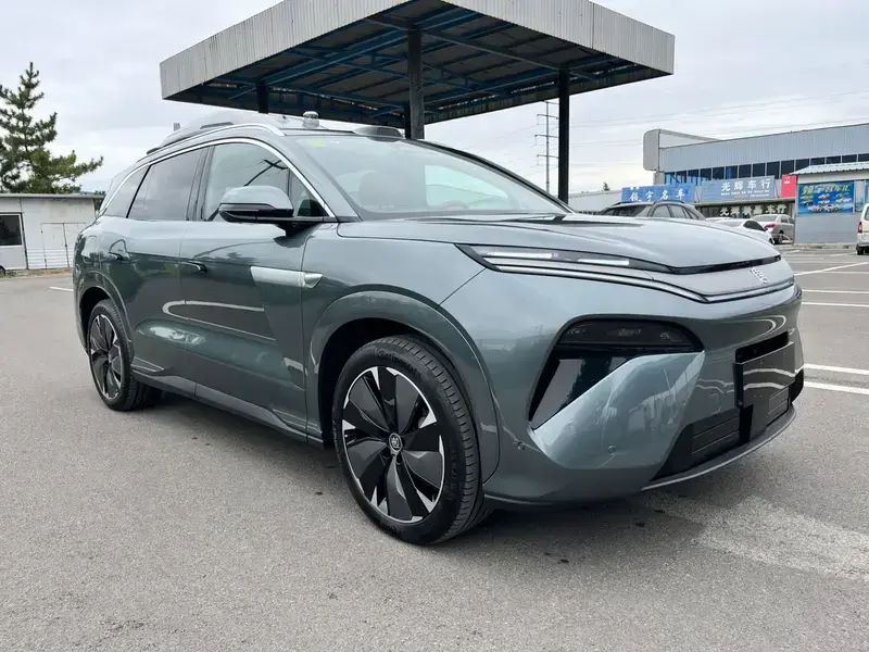2025 BYD Tang L с пробегом 8 000 км