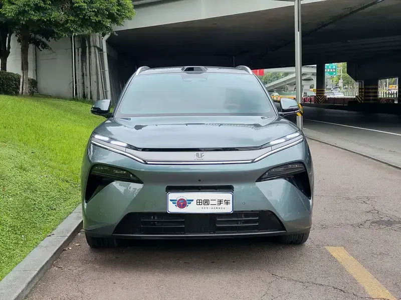 2025 BYD Tang L с пробегом 8 900 км