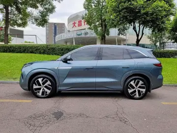 2025 BYD Tang L с пробегом 8 900 км
