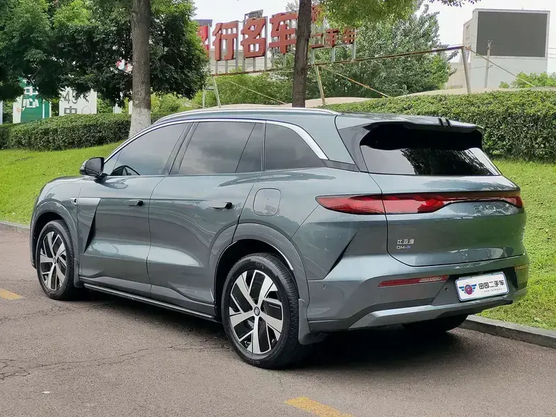 2025 BYD Tang L с пробегом 8 900 км