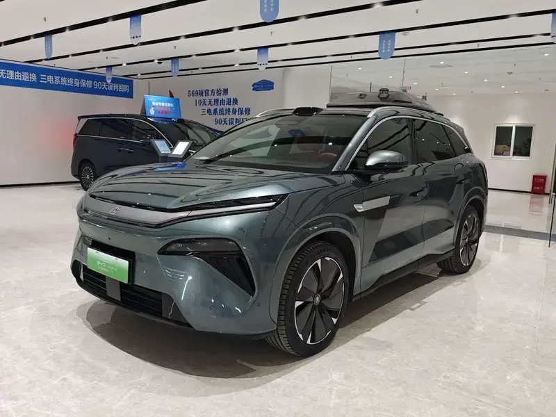 2025 BYD Tang L с пробегом 9 000 км