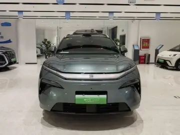 2025 BYD Tang L с пробегом 9 000 км