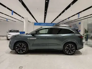 2025 BYD Tang L с пробегом 9 000 км