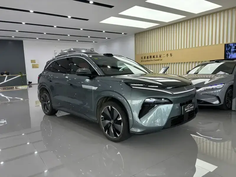 2025 BYD Tang L с пробегом 6 300 км