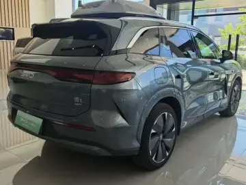 2025 BYD Tang L с пробегом 12 000 км