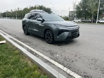 2025 BYD Tang L с пробегом 17 000 км