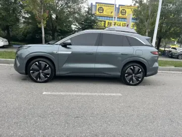 2025 BYD Tang L с пробегом 17 000 км