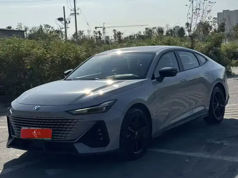 2023 Changan UNI-V с пробегом 40 000 км
