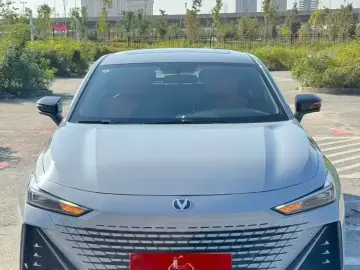 2023 Changan UNI-V с пробегом 40 000 км