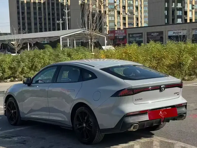 2023 Changan UNI-V с пробегом 40 000 км