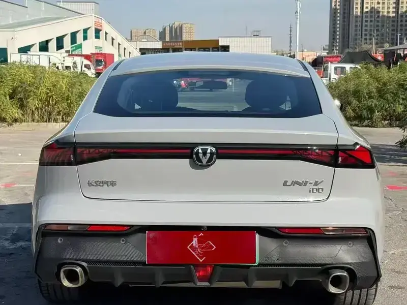 2023 Changan UNI-V с пробегом 40 000 км