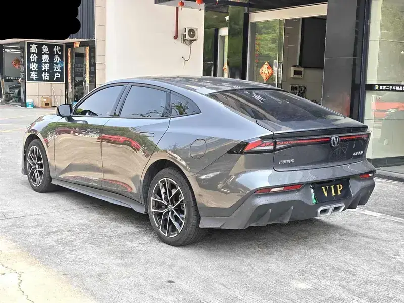 2024 Changan UNI-V с пробегом 14 000 км