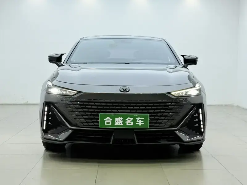 2023 Changan UNI-V с пробегом 52 000 км