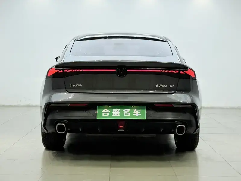 2023 Changan UNI-V с пробегом 52 000 км