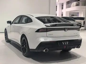 2023 Changan UNI-V с пробегом 8 000 км