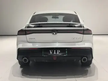 2023 Changan UNI-V с пробегом 8 000 км