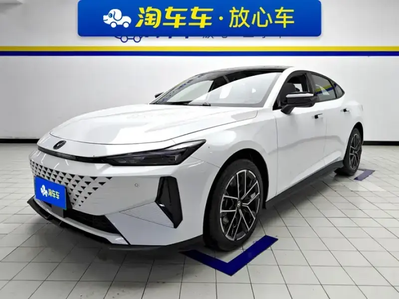 2024 Changan UNI-V с пробегом 300 км